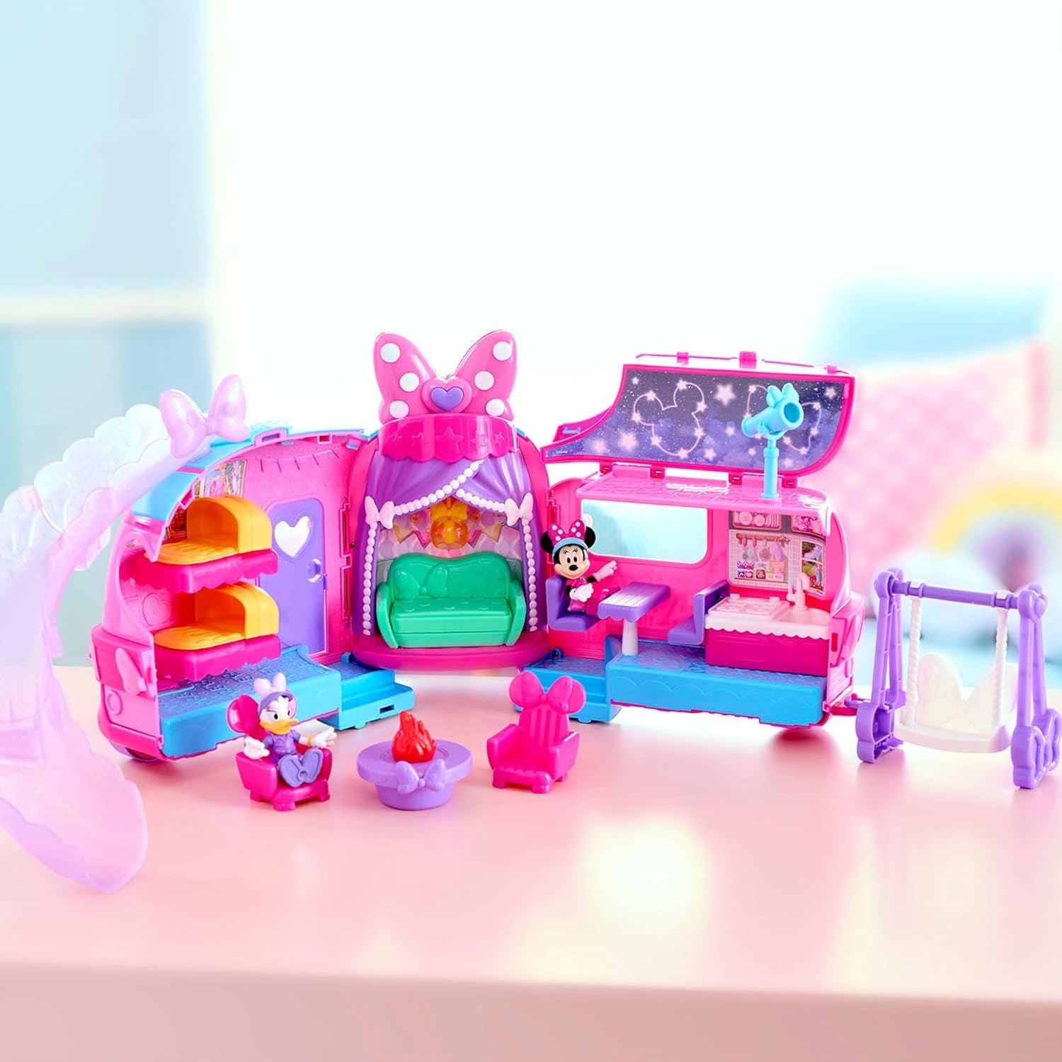 Disney Junior Minnie Mouse Bows-A-Glow Rolling Glamper 13-Piece Figures and Playset, Kids Toys for Ages 3 Up, Amazon Exclusive by