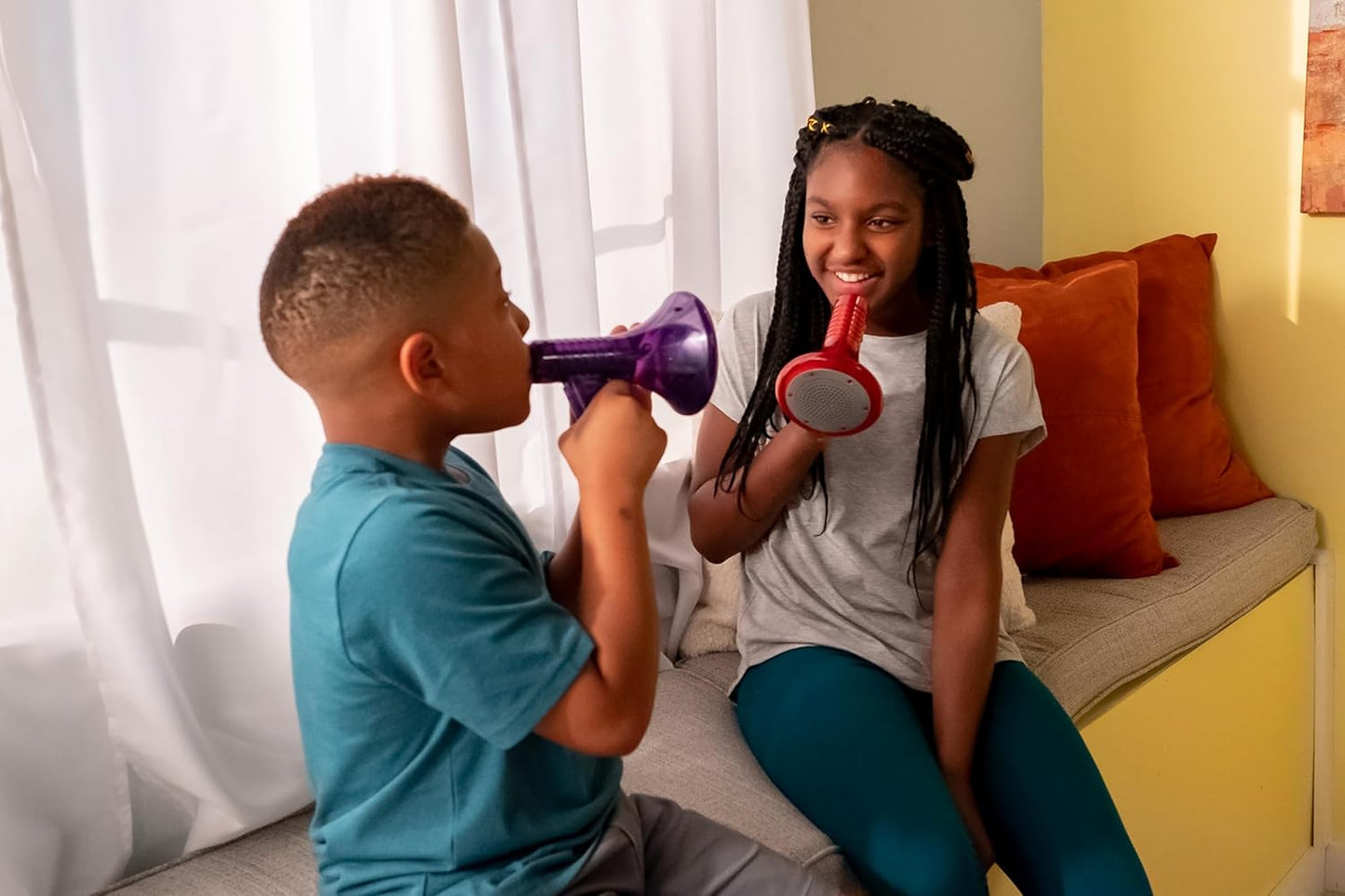 Tech Gear Multi Voice Changer – Amplifies Voice with 8 Fun Effects, Fun Toy or Gift for Kids Ages 5+- Christmas Gifts, Stocking Stuffer, 6.5”, Colors May Vary