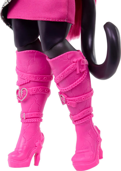 Monster High Catty Noir Doll, Werecat with Pet Cat Amulette & Accessories like Backpack, Music Book, Microphone & More