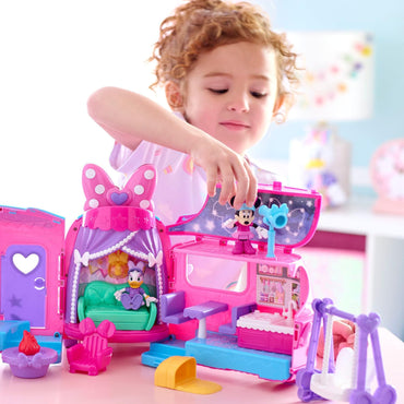Disney Junior Minnie Mouse Bows-A-Glow Rolling Glamper 13-Piece Figures and Playset, Kids Toys for Ages 3 Up, Amazon Exclusive by