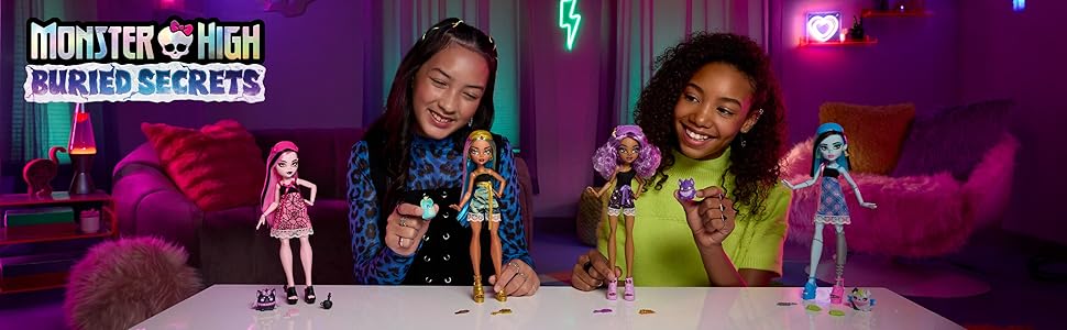 Monster High Buried Secrets Dolls and Accessories, Cozy Creepover Theme with Mystery Doll and 5 Unboxing Surprises (Characters May Vary)
