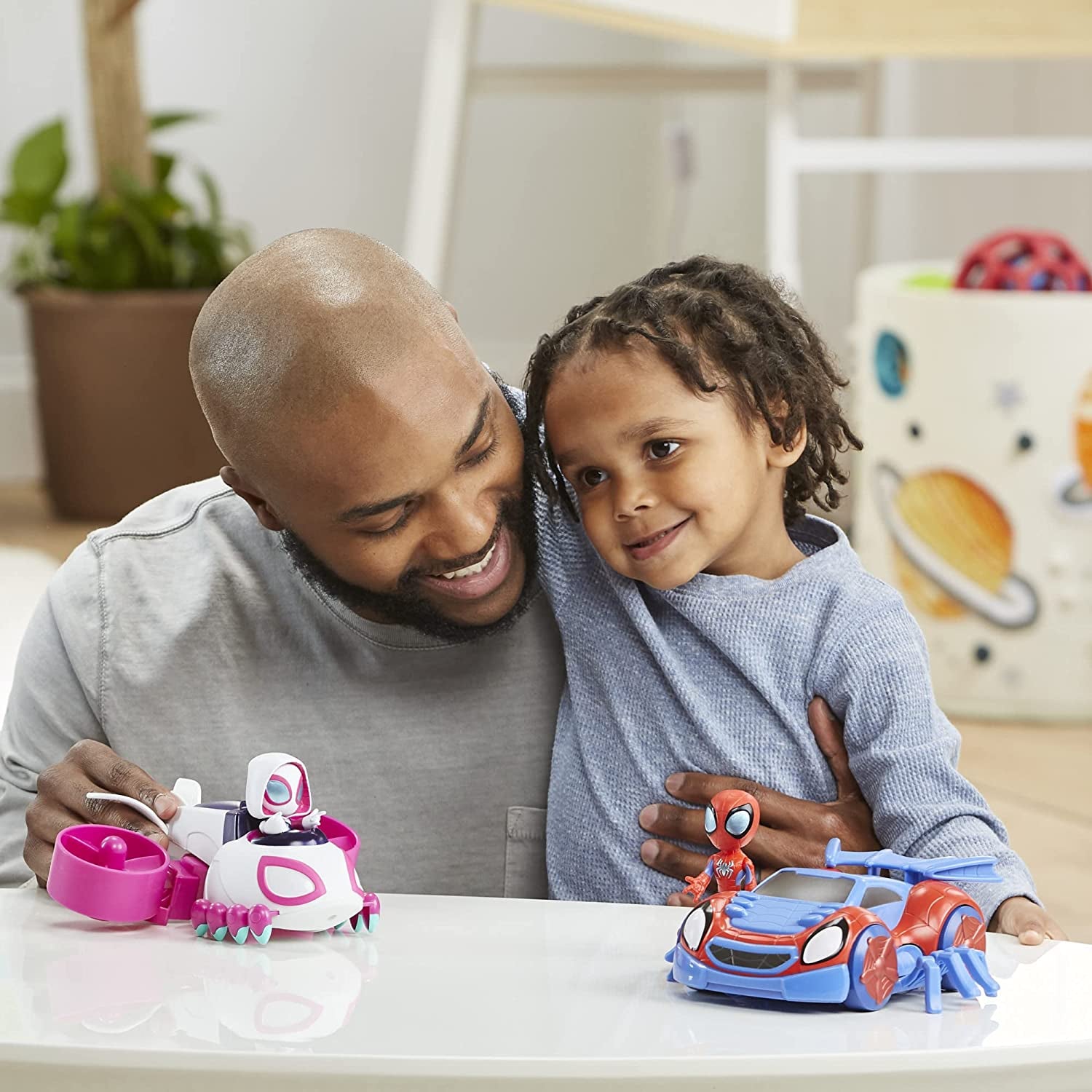 Team Spidey Change ‘N Go Riders Playset, 3 Toy Cars and Action Figures, Marvel Super Hero Toys for 3 Year Old Boys and Girls and up (Amazon Exclusive)