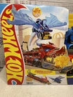 Hot Wheels City Ultimate Dual Dragon Transporter Playset with 2 Dragons & 1:64 Car