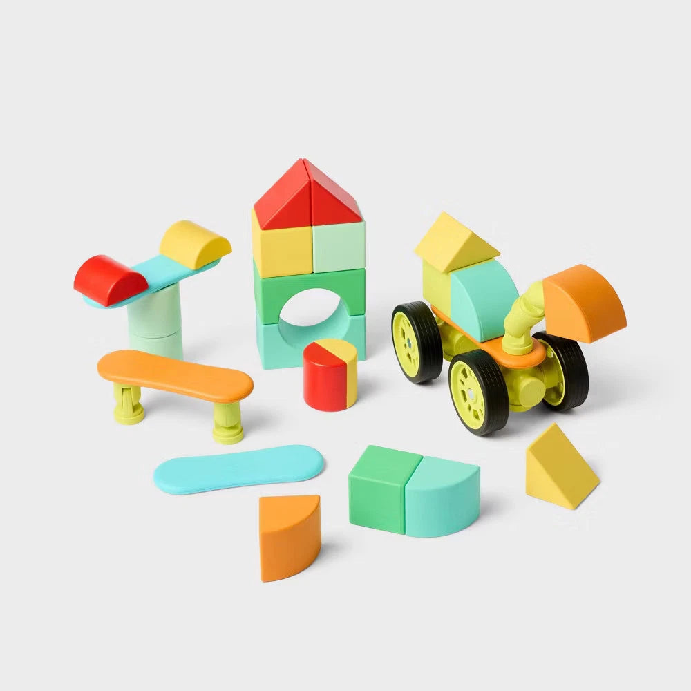 Gigglescape magnetic building set with wheel bases movable connectors and colorful tiles