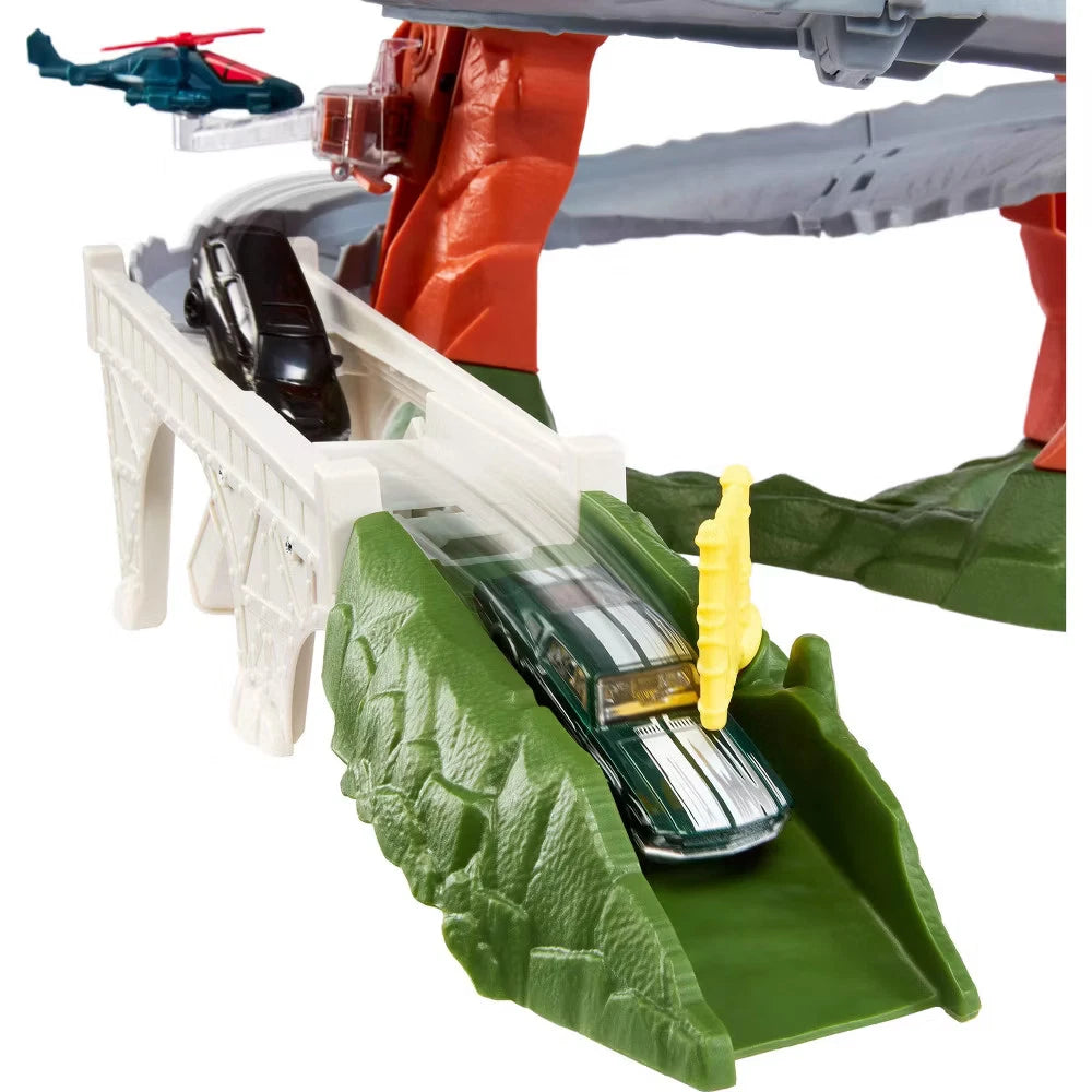 Matchbox The Movie Mountain Helicopter Escape Playset & Cars
